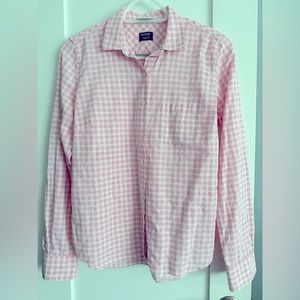 UNTUCKit Women’s button down in pink gingham